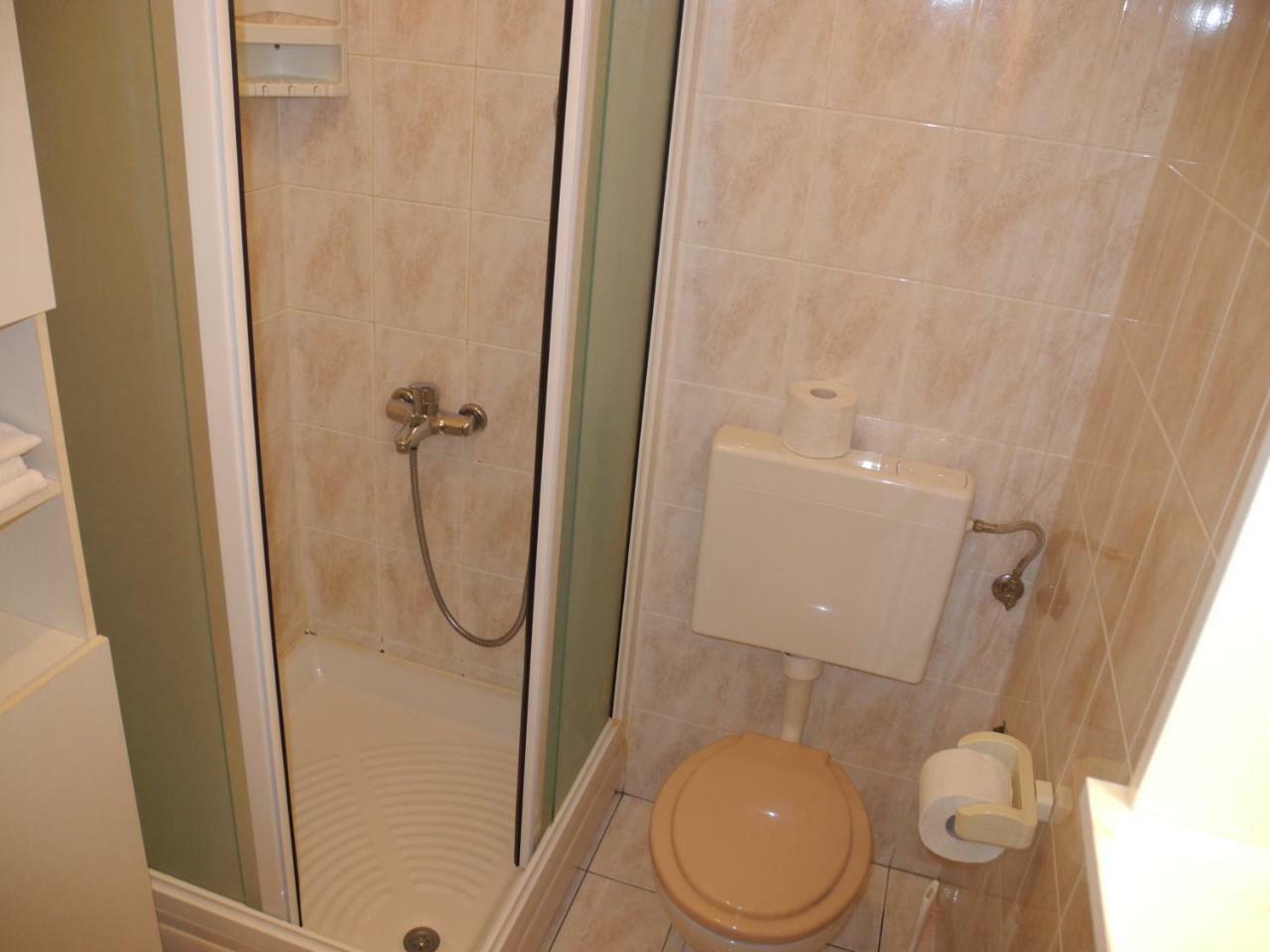 Apartments Boti Драмал Екстериор снимка