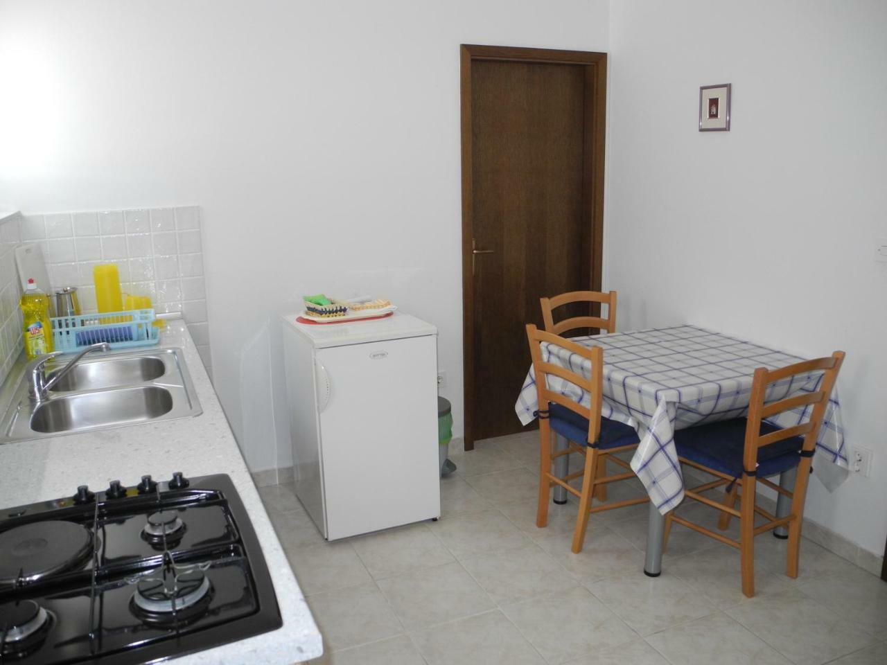 Apartments Boti Драмал Екстериор снимка